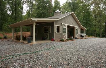 New Horse Barn In Dawsonville, Ga